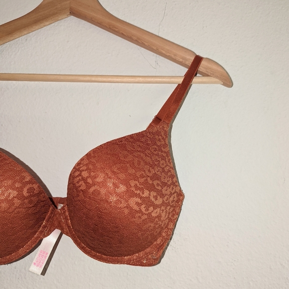 Victoria's Secret PINK Push Up Bra - Picture 2 of 6